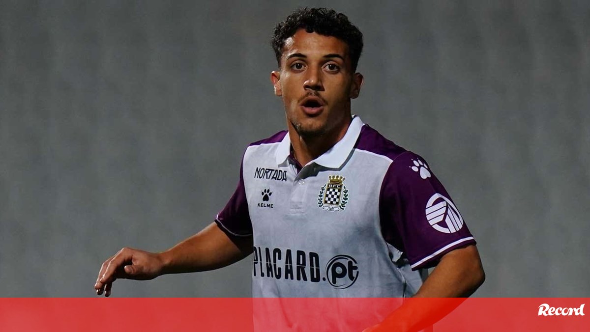 Quem é o(a) melhor jogador(a) de xadrez sem um pingo de