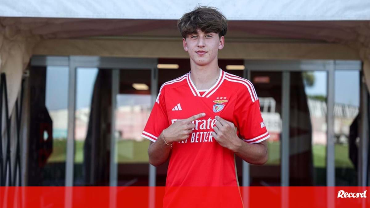 16-year-old Midfielder Dinis Telehovschi Signs Professional Contract with Benfica