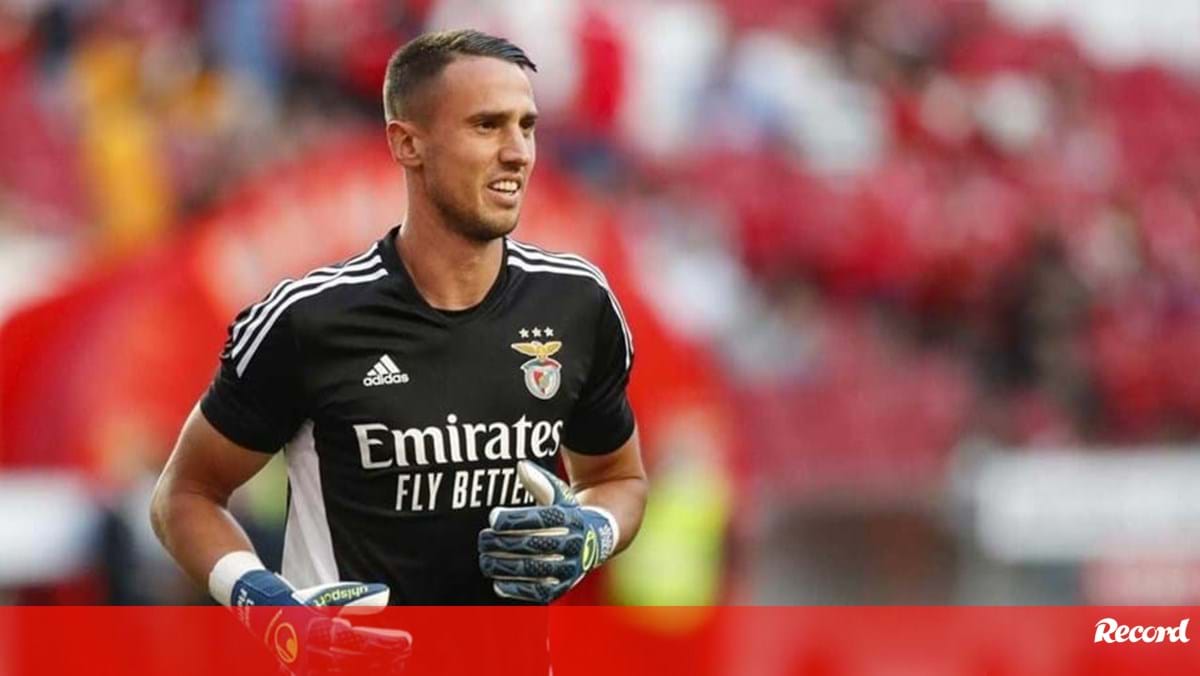 Greek Goalkeeper Odysseas Vlachodimos Benched in Surprise Decision at Estádio da Luz