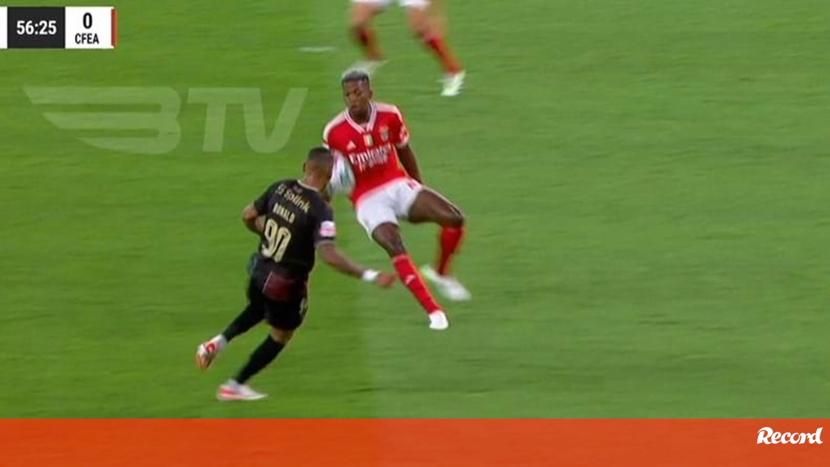 Pênalti ou lance de jogo? : r/futebol