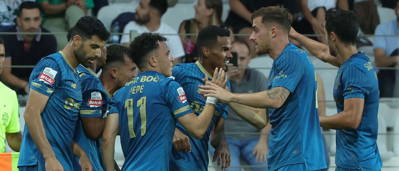 FC Porto  superiorizou-se aos cónegos a abrir a Liga