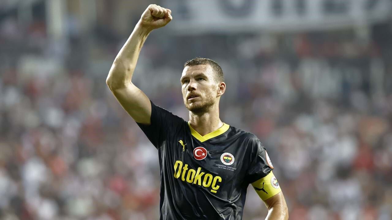 Dzeko marcou um dos golos