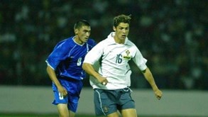 Cristiano Ronaldo estreou-se por Portugal há 20 anos... e com o 16 nas costas