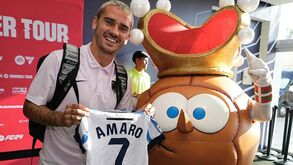 O prometido é devido: Real Sociedad dá nova camisola ao filho de Griezmann 