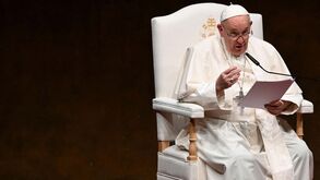Papa cita Camões, Pessoa, Saramago, Sophia e Amália e criticou eutanásia no primeiro discurso em Lisboa
