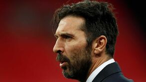 Buffon anuncia fim de carreira aos 45 anos