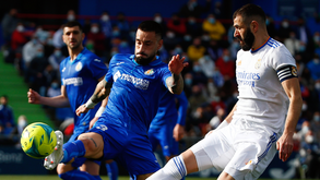 Erick Cabaco e Raúl Parra para a defesa do Estoril
