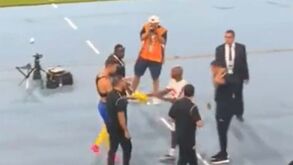 Cristiano Ronaldo trocou camisola com Shikabala no final do Al Nassr-Zamalek