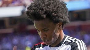Willian renovou com o Fulham há duas semanas e agora... quer sair para a Arábia Saudita