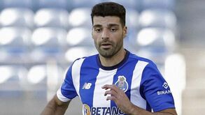 Tottenham ataca Taremi