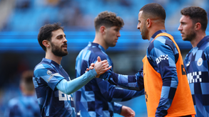 Perguntaram sobre Walker e Guardiola respondeu com Bernardo: «Se alguém o quiser teremos que conversar»
