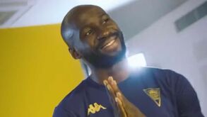 Estoril oficializa contratação de Mangala