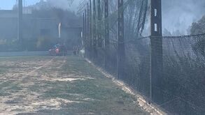 «Isto é uma desgraça anunciada...»: estádio do Aliados de Lordelo ameaçado pelas chamas