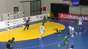 Como explicar este golo? Jogador do Burundi marcou de forma inusitada