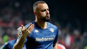 Fã de Ronaldo 'Fenómeno' e apontado ao Barça: Aí está 'Rei' Arthur para o lugar de Gonçalo Ramos