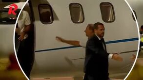 Arthur Cabral já está em Portugal: avançado quase caía ao sair do avião
