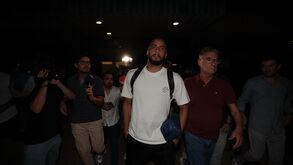 Arthur Cabral já chegou para assinar pelo Benfica