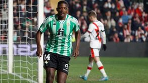 William Carvalho falha arranque do campeonato  