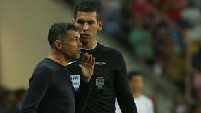 FC Porto remete-se ao silêncio após expulsão de Sérgio Conceição na Supertaça
