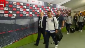 Sérgio Conceição deixa estádio acompanhado por Pinto da Costa