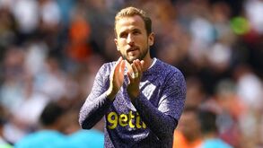 À grande e à... inglesa: Bayern oferece salário de quase meio milhão por semana a Kane