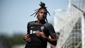 Treinador do Everton confirma que acordo com Chermiti 