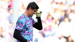 Courtois sofre grave lesão no treino do Real Madrid e não joga mais este ano