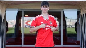 Eduardo Fernandes assina contrato profissional com o Benfica