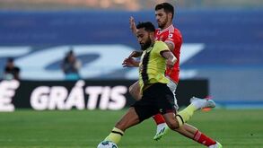 Impressionou diante do Benfica, ia assinar contrato e tudo mudou: «Estou a sair do banho e...»