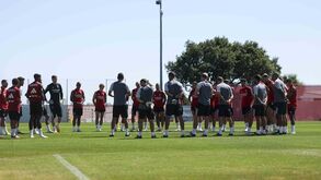 Trubin e Arthur Cabral cumprem primeiro treino no Benfica