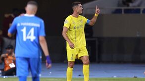 Bis de Cristiano Ronaldo dá Taça dos Clubes Campeões Árabes ao Al Nassr