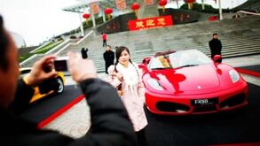 Ferrari atinge marco na China: é o país onde a marca mais carros vende a mulheres
