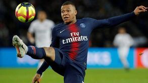 Presidente do PSG foi ao treino colocar os 'pontos nos is': «Mbappé está comprometido com o clube»