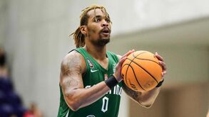 Sporting confirma saída de Travante Williams