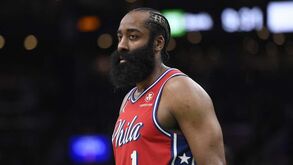 James Harden em guerra aberta com diretor geral dos Philadelphia 76ers: «É um mentiroso»