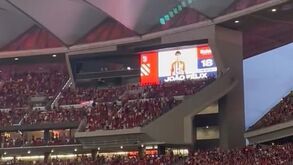 João Félix fortemente assobiado pelos adeptos do At. Madrid antes do jogo com o Granada