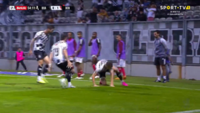 Jurásek falhou corte e Bozeník não perdoou: foi assim que o Boavista empatou diante do Benfica