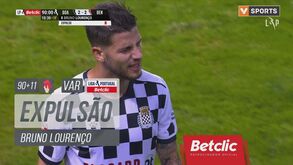 O lance que valeu a expulsão de Bruno Lourenço no Boavista-Benfica