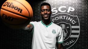 Michael Moore reforça Sporting