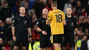 Penálti negado ao Wolverhampton: árbitros erram e três ficam de castigo 