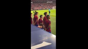 Adeptos do Atlético Madrid incrédulos com atitude de João Félix durante minuto de silêncio