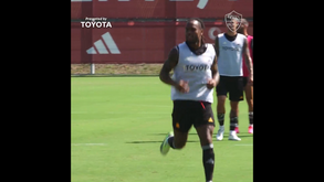 Roma mostra imagens do primeiro treino de Renato Sanches