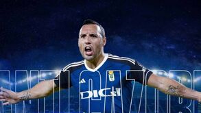 Regresso à casa de partida: Médio espanhol Santi Cazorla é reforço do Oviedo