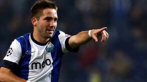 João Moutinho, o desejado: Estreia com o Pampilhosa, fuga do 'pomar' e glória no Dragão