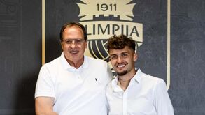 Diogo Pinto oficializado no Olimpija Ljubljana a duas horas do jogo com o Sporting