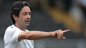 João Aroso anuncia saída do V. Guimarães: «Nunca equacionei seguir a trabalhar com outro treinador»