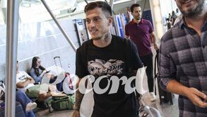 As imagens da partida de Otávio para a Arábia Saudita