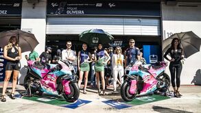 Equipa de Miguel Oliveira surpreende com moto inspirada na Barbie