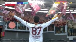 Cruzamento largo de Bradaric e Candreva fez isto: o golaço que gelou o Olímpico de Roma