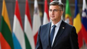 Primeiro-ministro croata viaja para a Grécia para atenuar tensão após detenção de adeptos